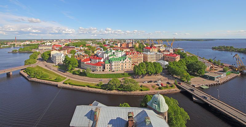 800px-Vyborg June2012 View from Olaf Tower 06