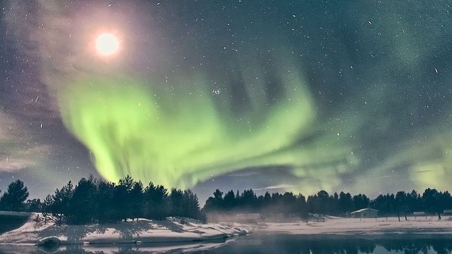 aurora-full-moon-andy-keen-930x523