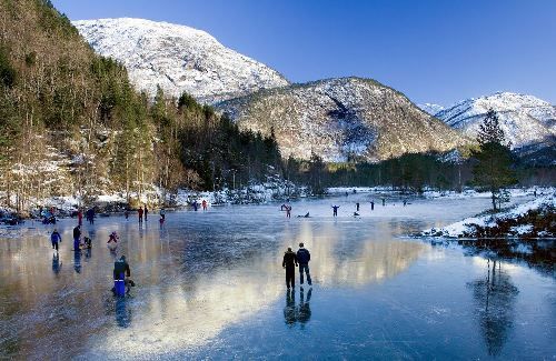 1-winter--fishing-