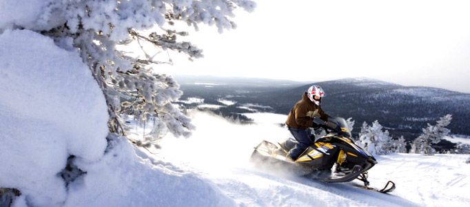 Levi-moto-ski3